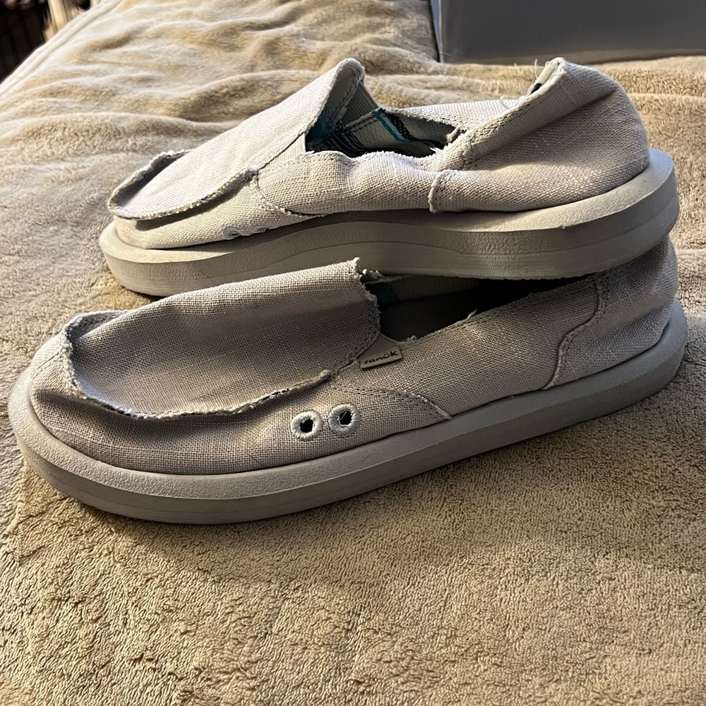 only worn less than a handful of times!